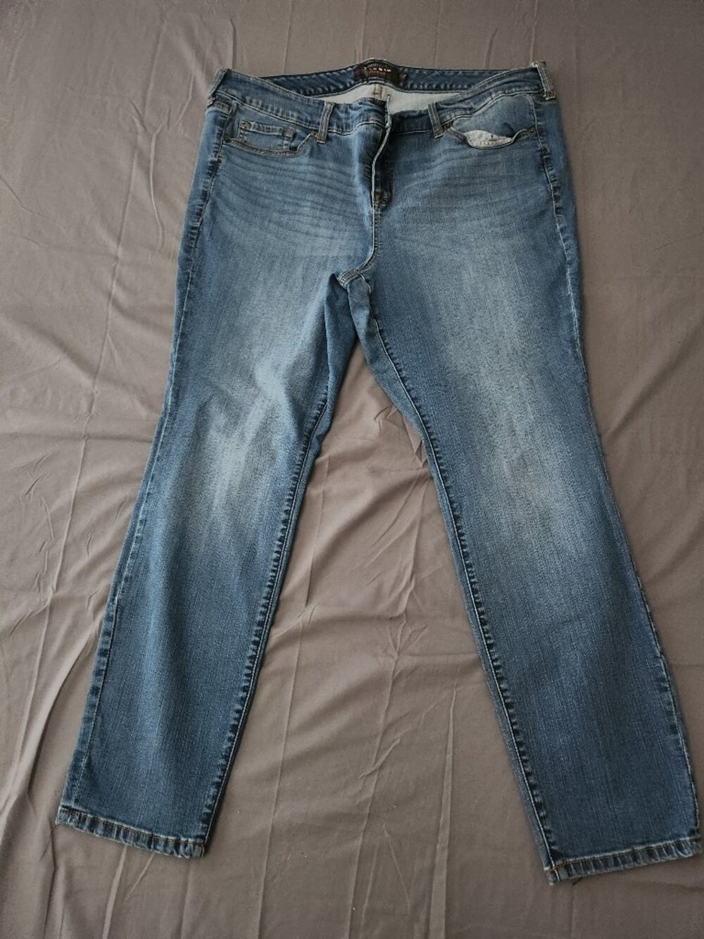 Torrid Premium Women Plus 22R Skinny Jeans Medium Wash Blue Denim Pants Stretch